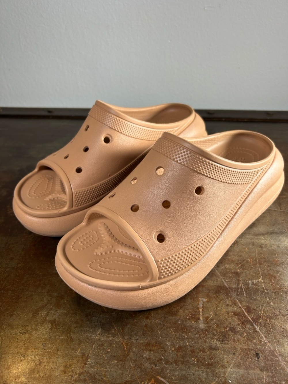 CROCS Crush Slide Platform Slip On- Women 9, Men 7